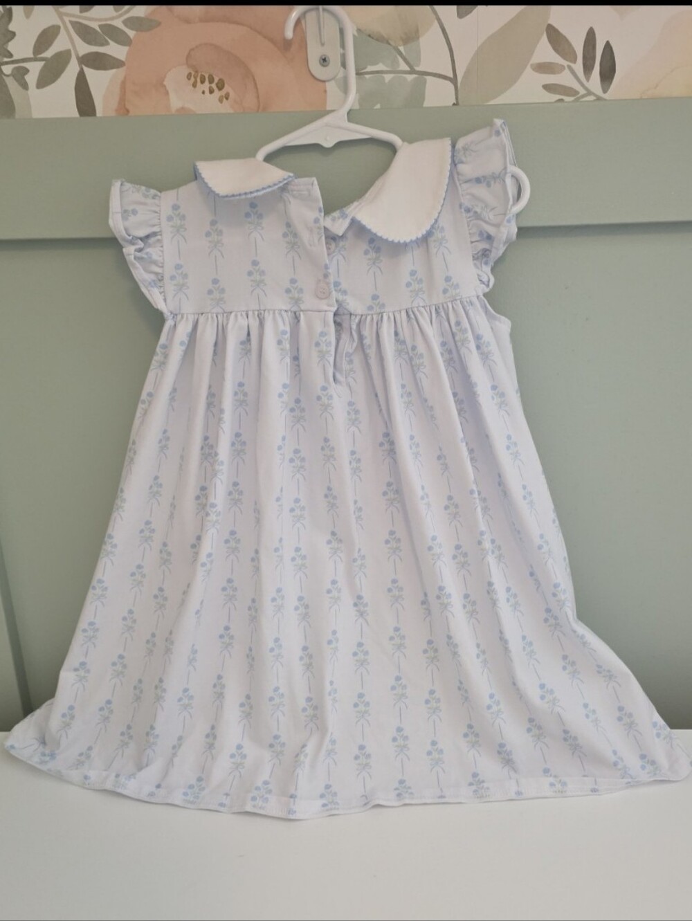 Cecil And Lou 4t White Dress with Light Blue Floral Print Smocked Brand - Picture 4 of 4